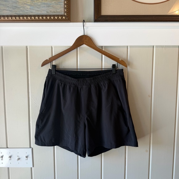 lululemon athletica Pants - lululemon athletica Black Athletic Shorts, Size Large, EUC Like New